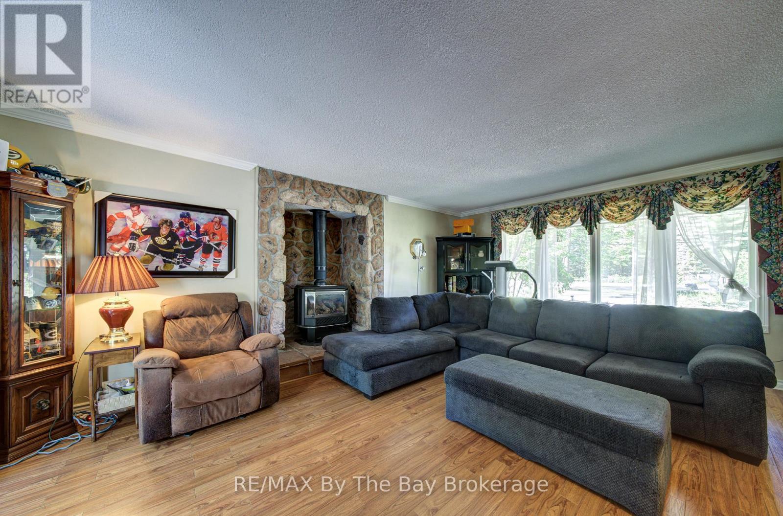 1693 River Road W, Wasaga Beach, Ontario  L9Z 2S2 - Photo 22 - S13832594
