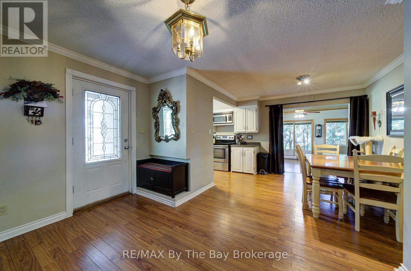 1693 River Road W, Wasaga Beach, Ontario  L9Z 2S2 - Photo 5 - S13832594