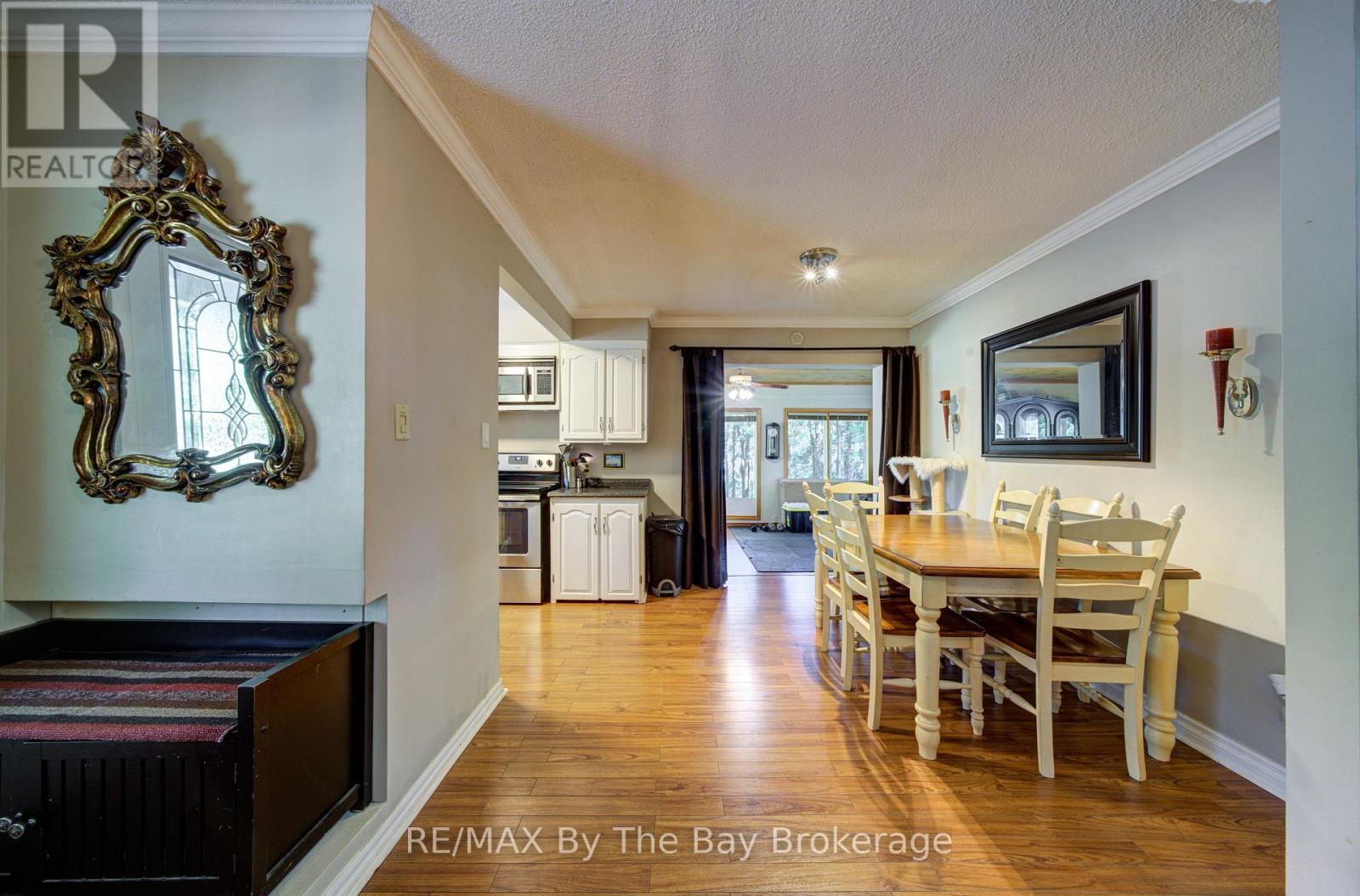 1693 River Road W, Wasaga Beach, Ontario  L9Z 2S2 - Photo 6 - S13832594