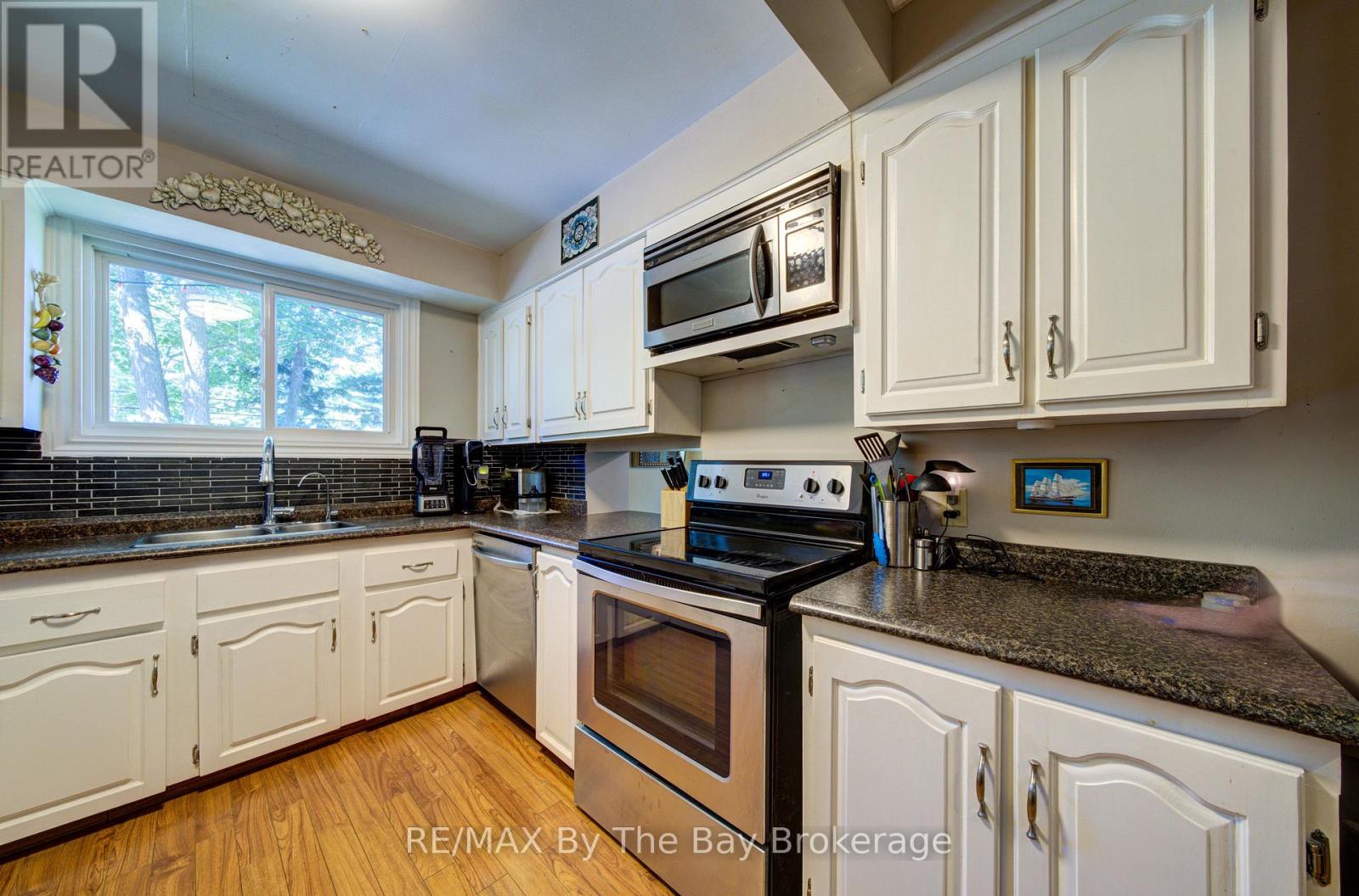 1693 River Road W, Wasaga Beach, Ontario  L9Z 2S2 - Photo 9 - S13832594