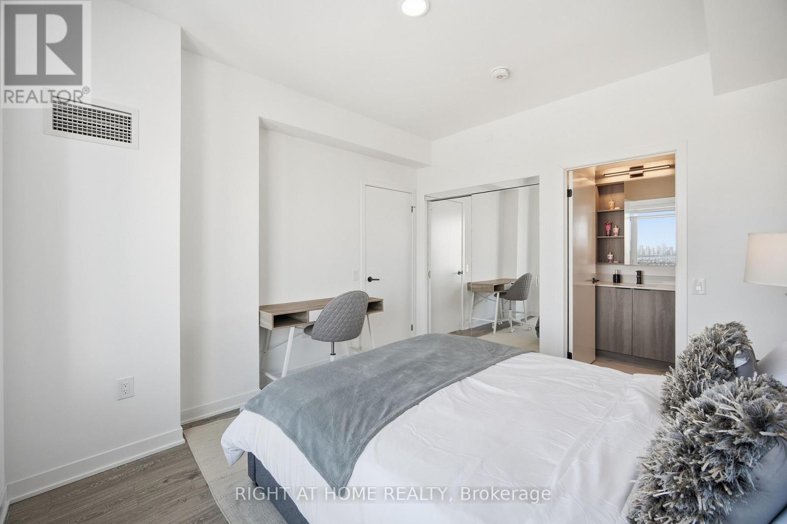 2203 - 2495 Eglinton Avenue W, Mississauga, Ontario  L5M 2T2 - Photo 22 - W13832586