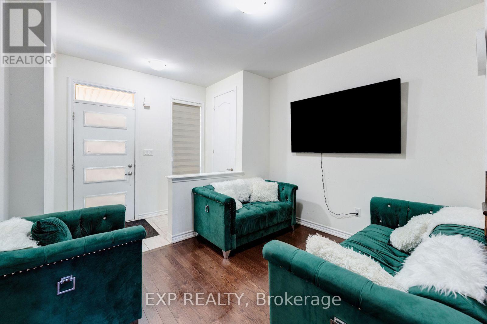 34 Circus Crescent, Brampton, Ontario  L7A 5E3 - Photo 4 - W13832596