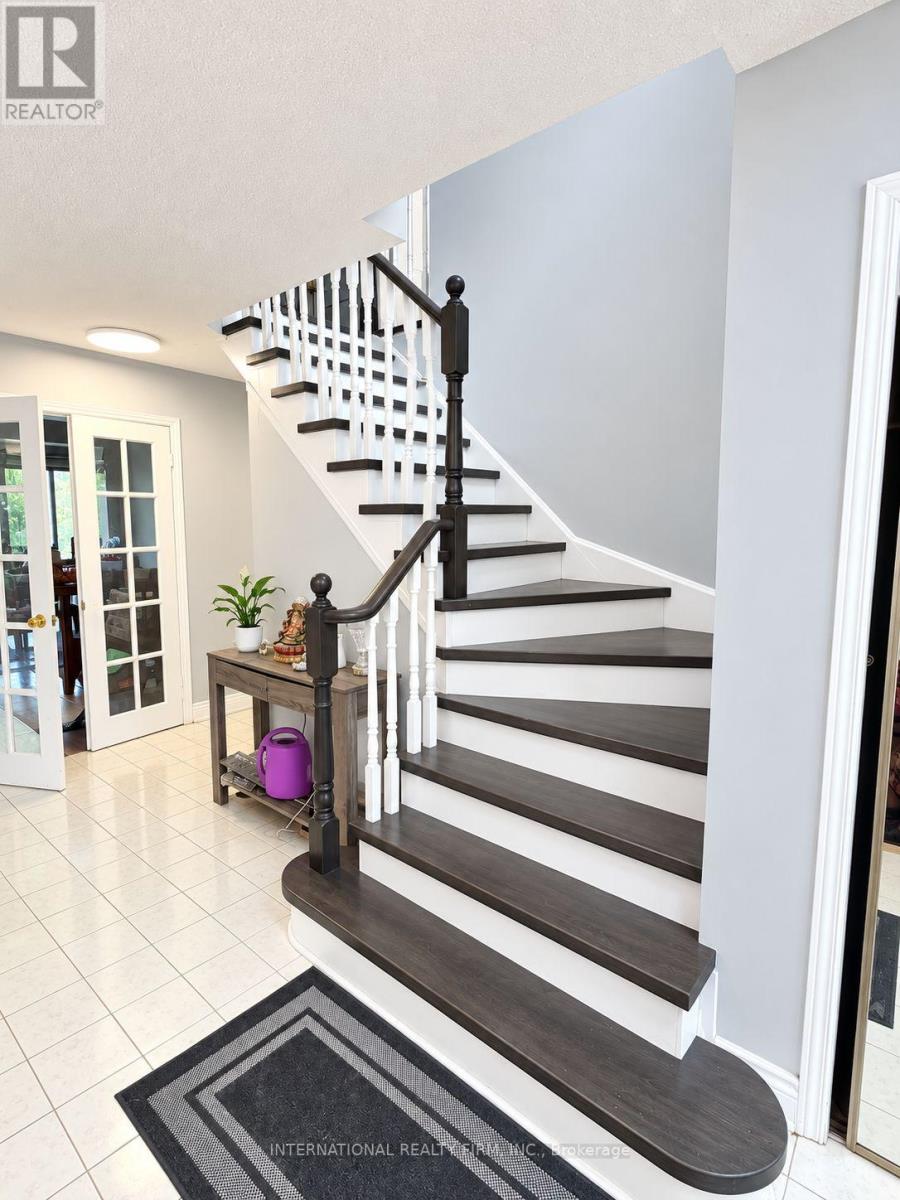 2095 Lynn Heights Drive, Pickering, Ontario  L1X 2S1 - Photo 10 - E13832600