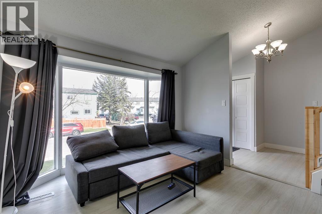 140 Templehill Drive NE, Calgary, Alberta  T1Y 4C3 - Photo 12 - A2347869