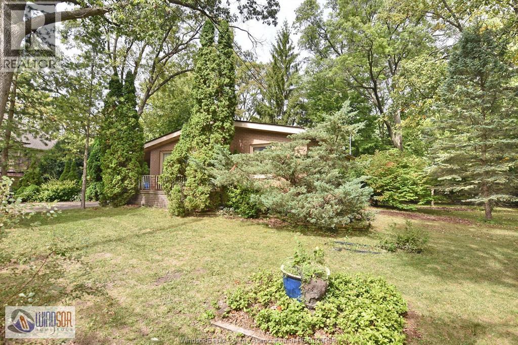 1011 Laurier, Lasalle, Ontario  N9J 1N2 - Photo 2 - 26023690