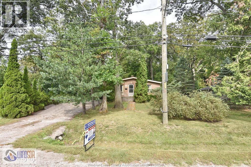 1011 Laurier, Lasalle, Ontario  N9J 1N2 - Photo 3 - 26023690