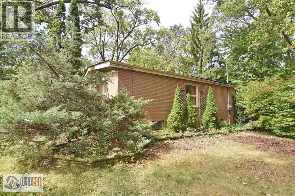 1011 Laurier, Lasalle, Ontario  N9J 1N2 - Photo 34 - 26023690