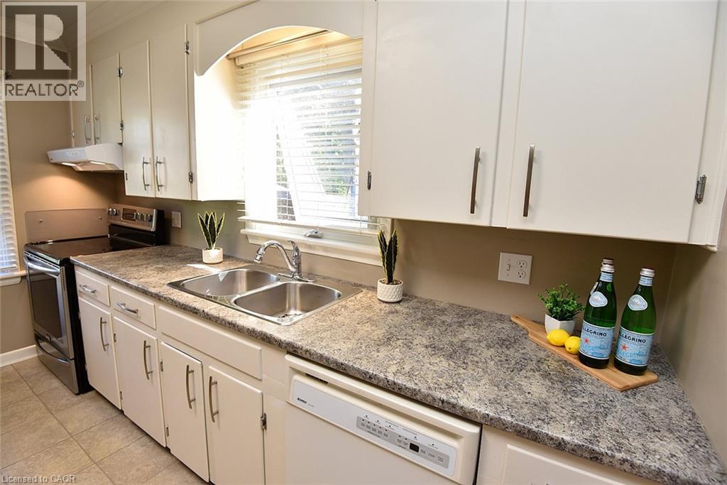 31 Kemp Drive, Hamilton, Ontario  L9H 2N1 - Photo 17 - 40865098