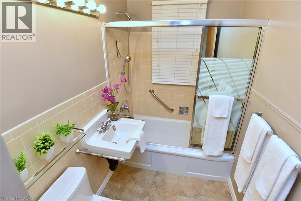 31 Kemp Drive, Hamilton, Ontario  L9H 2N1 - Photo 27 - 40865098