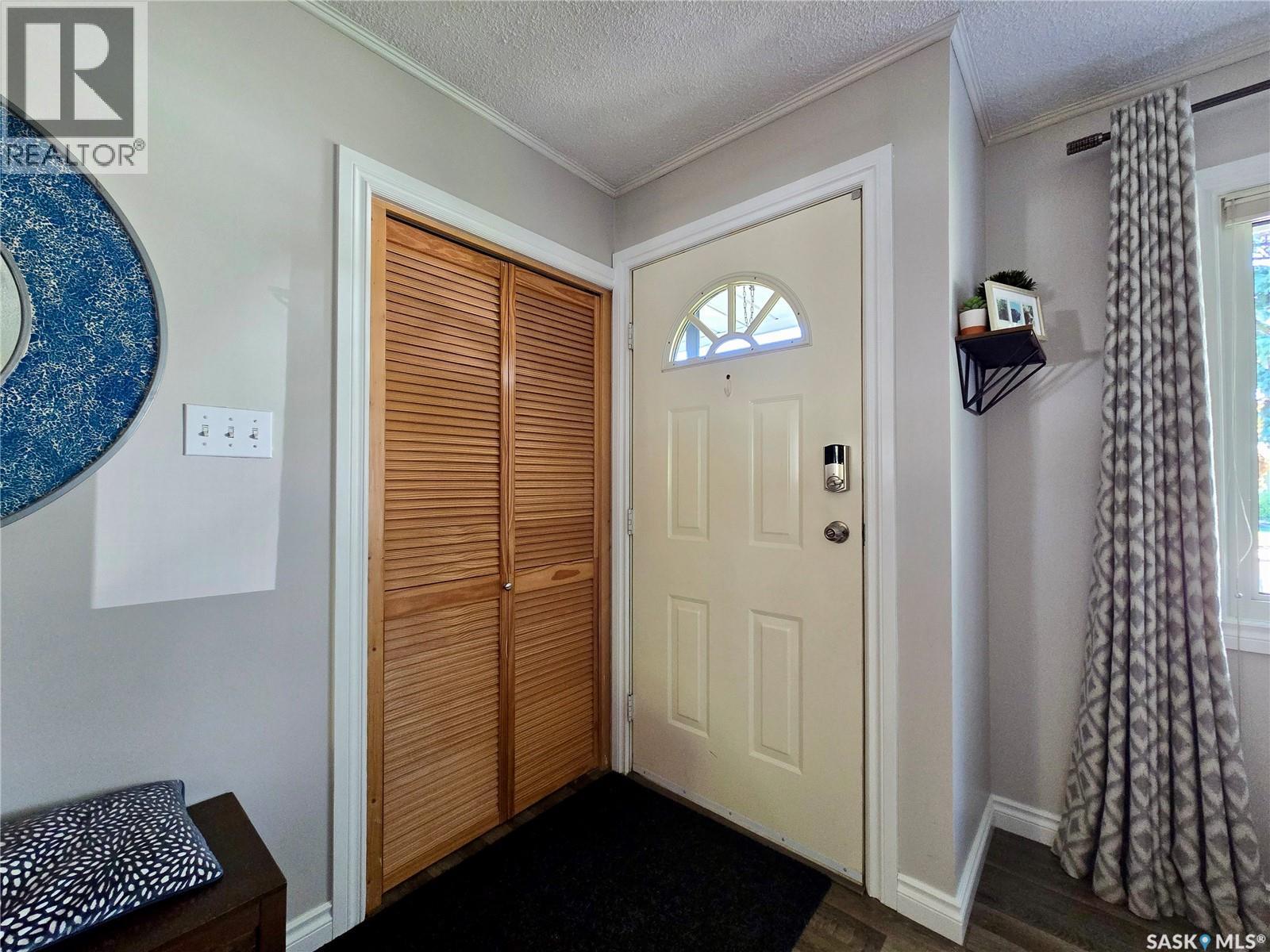 37 Dunning Crescent, Saskatoon, Saskatchewan  S7J 2S6 - Photo 8 - SK049663