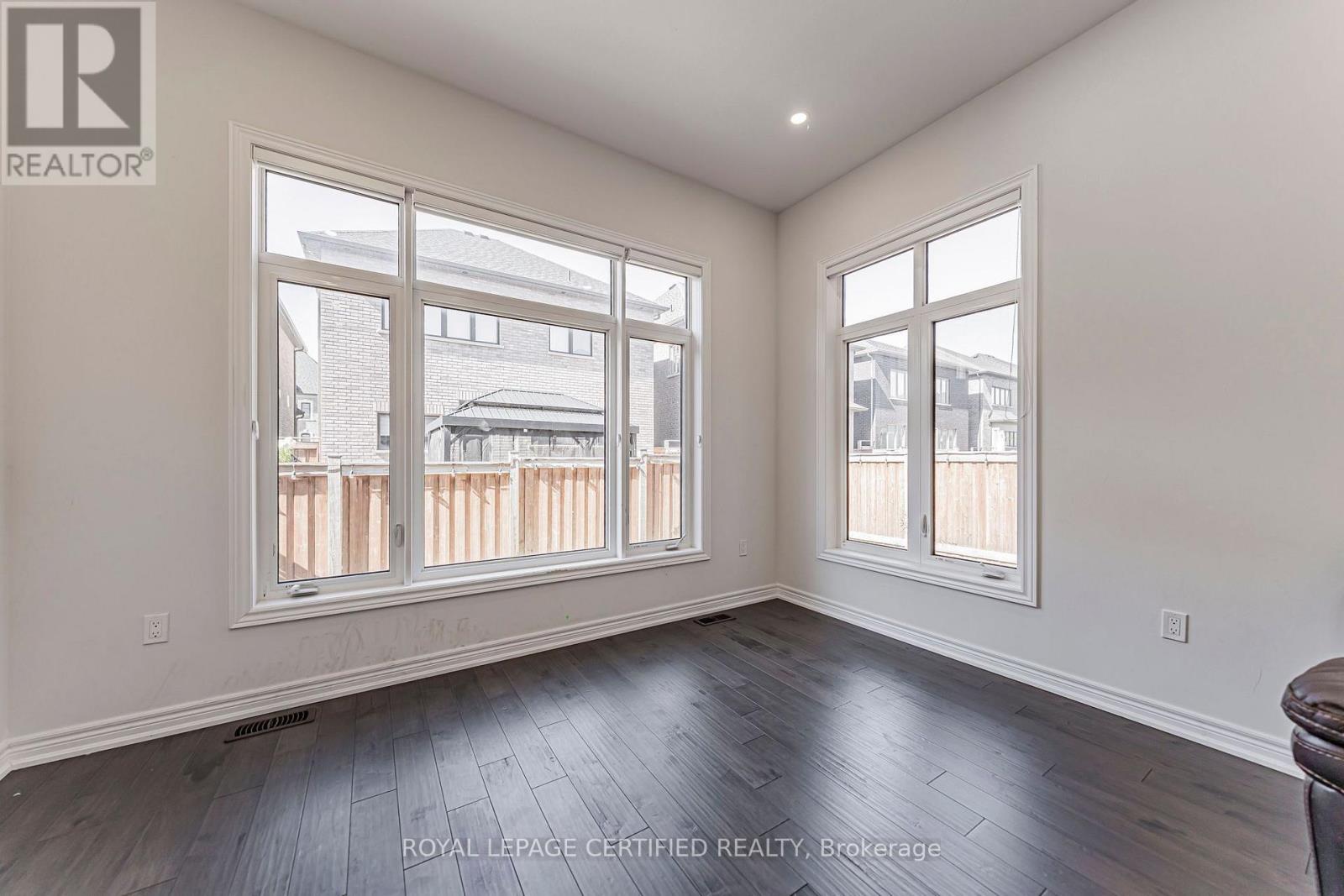 31 Carnegie Drive, Oakville, Ontario  L6H 0V9 - Photo 14 - W13829002