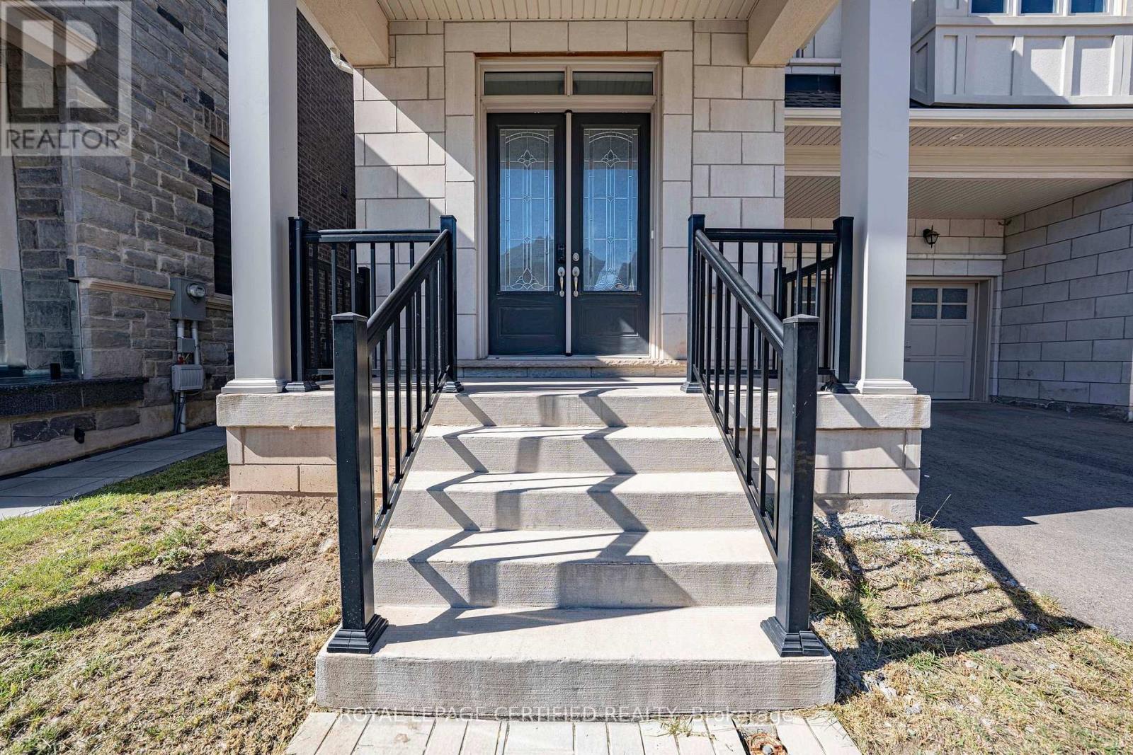 31 Carnegie Drive, Oakville, Ontario  L6H 0V9 - Photo 3 - W13829002