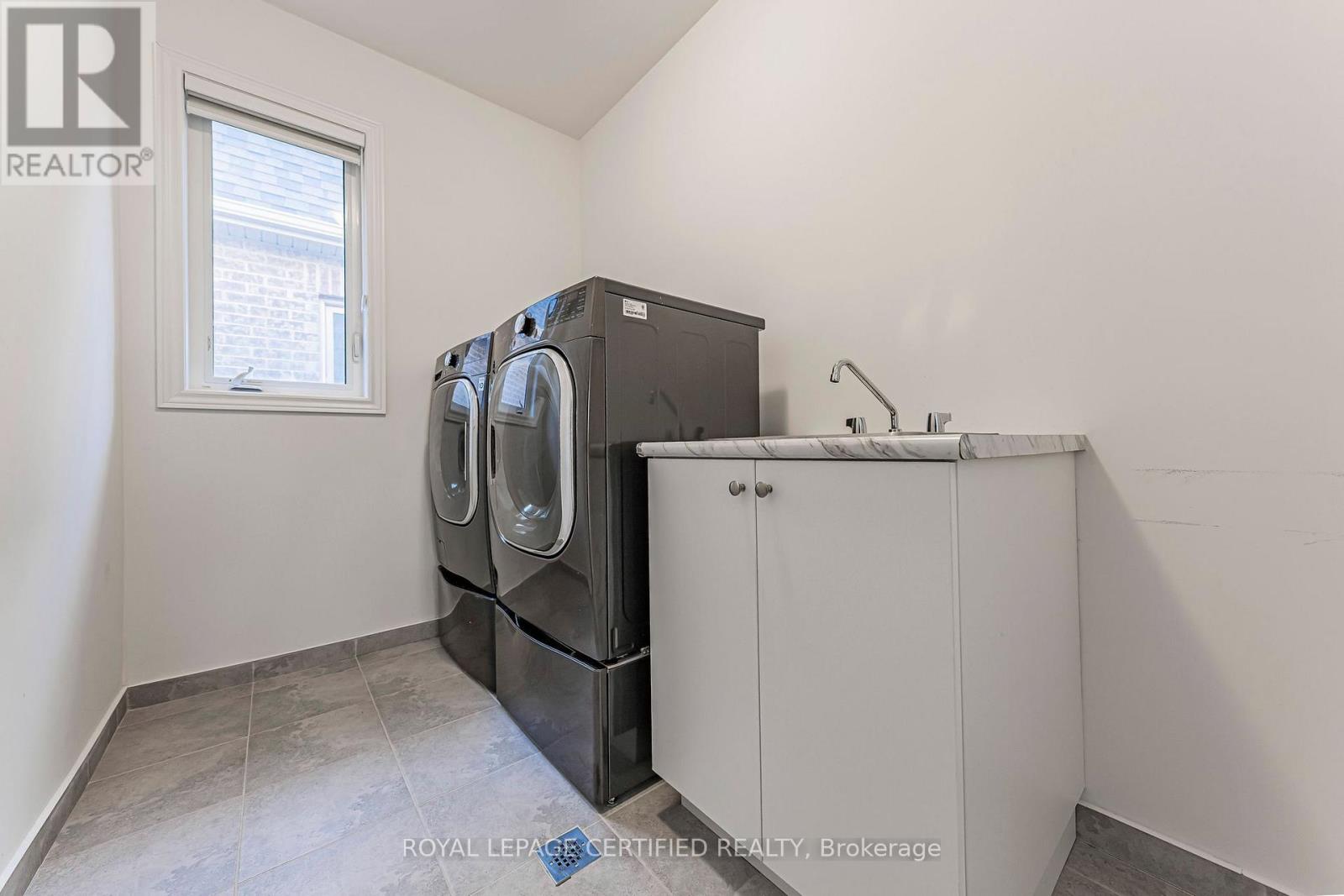 31 Carnegie Drive, Oakville, Ontario  L6H 0V9 - Photo 39 - W13829002