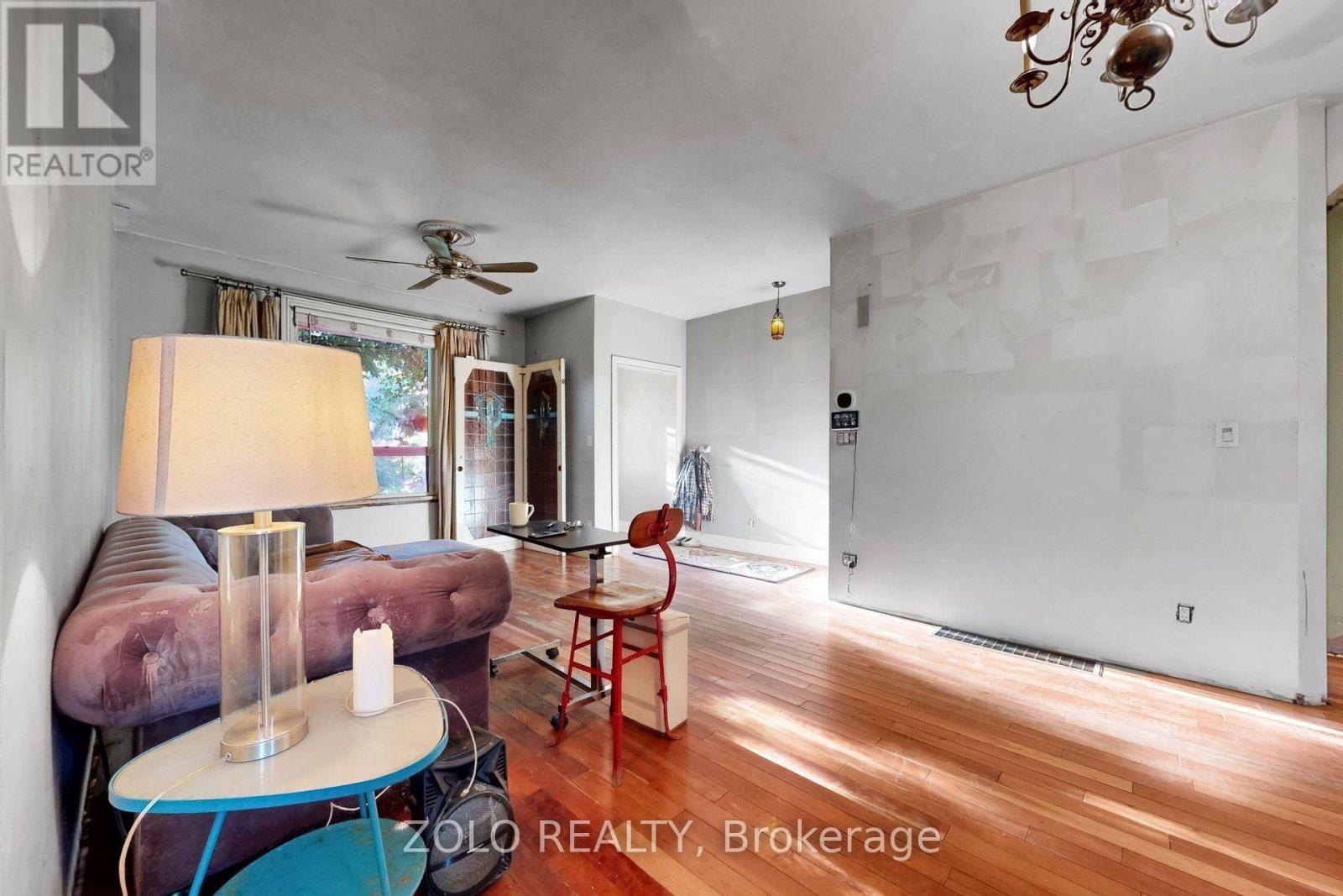 189 Leslie Street, Toronto, Ontario  M4M 3C6 - Photo 10 - E13832628