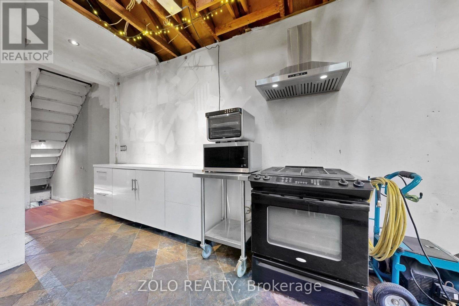 189 Leslie Street, Toronto, Ontario  M4M 3C6 - Photo 12 - E13832628