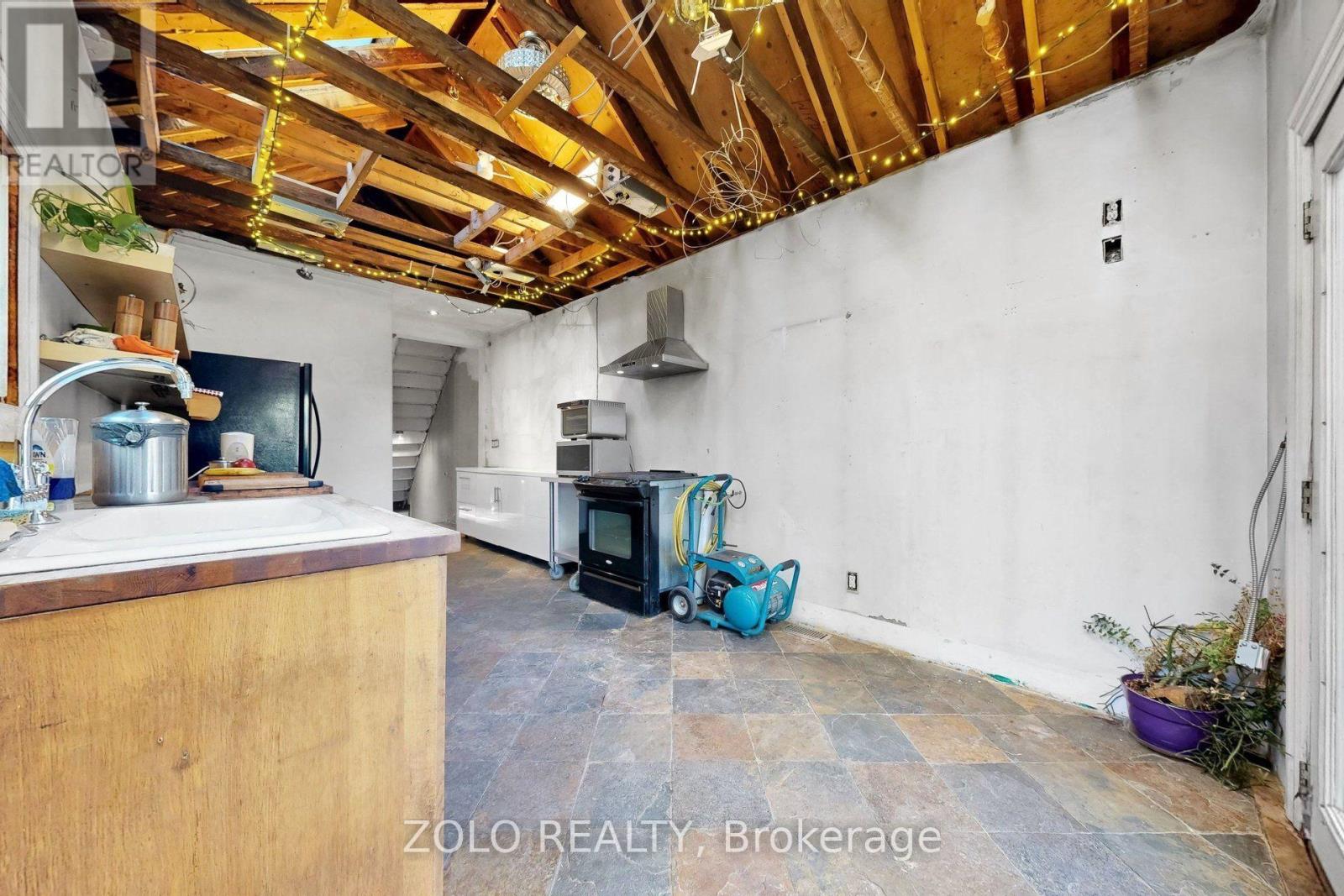 189 Leslie Street, Toronto, Ontario  M4M 3C6 - Photo 14 - E13832628