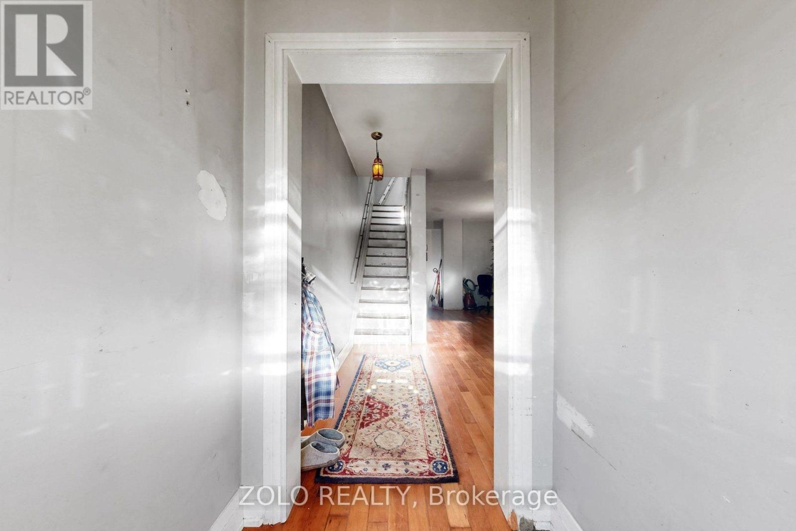 189 Leslie Street, Toronto, Ontario  M4M 3C6 - Photo 5 - E13832628