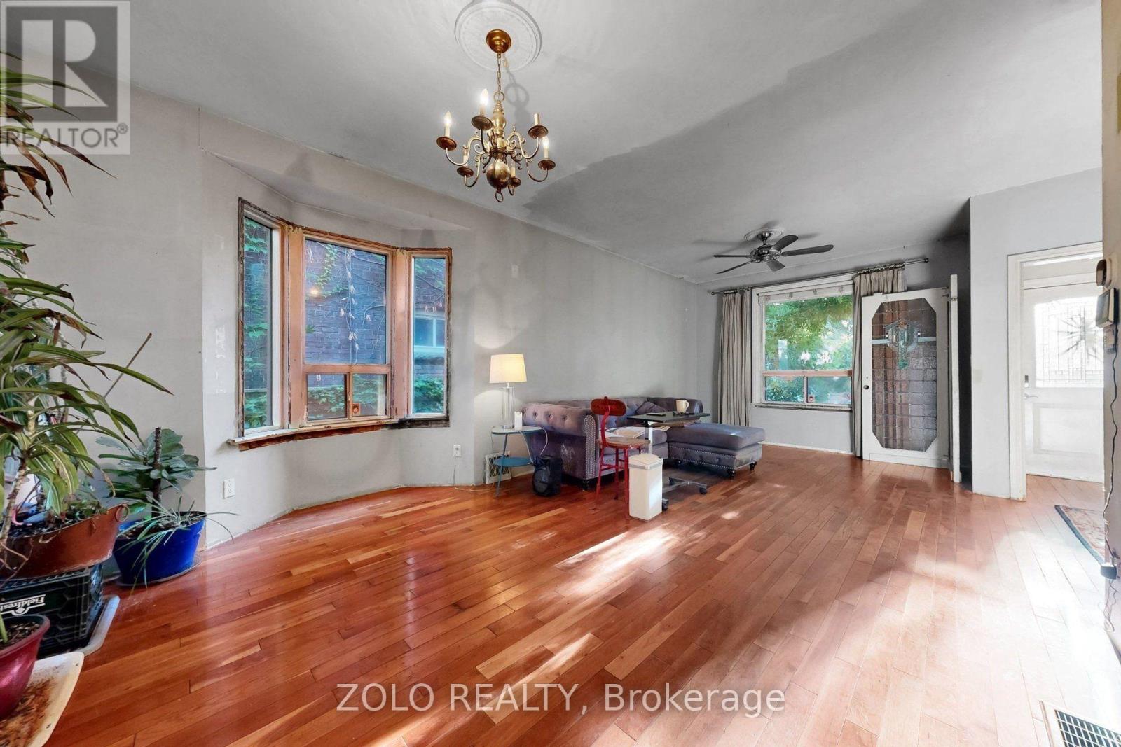 189 Leslie Street, Toronto, Ontario  M4M 3C6 - Photo 9 - E13832628