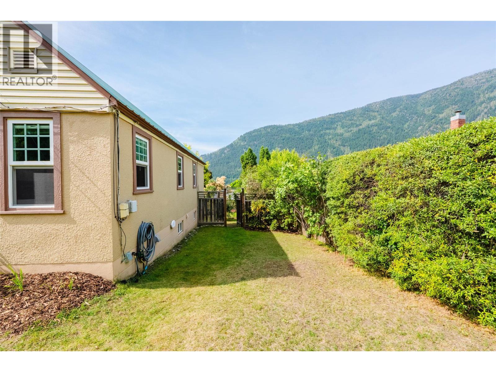 709 Fourth Street, Nelson, British Columbia  V1L 2S9 - Photo 51 - 10400468