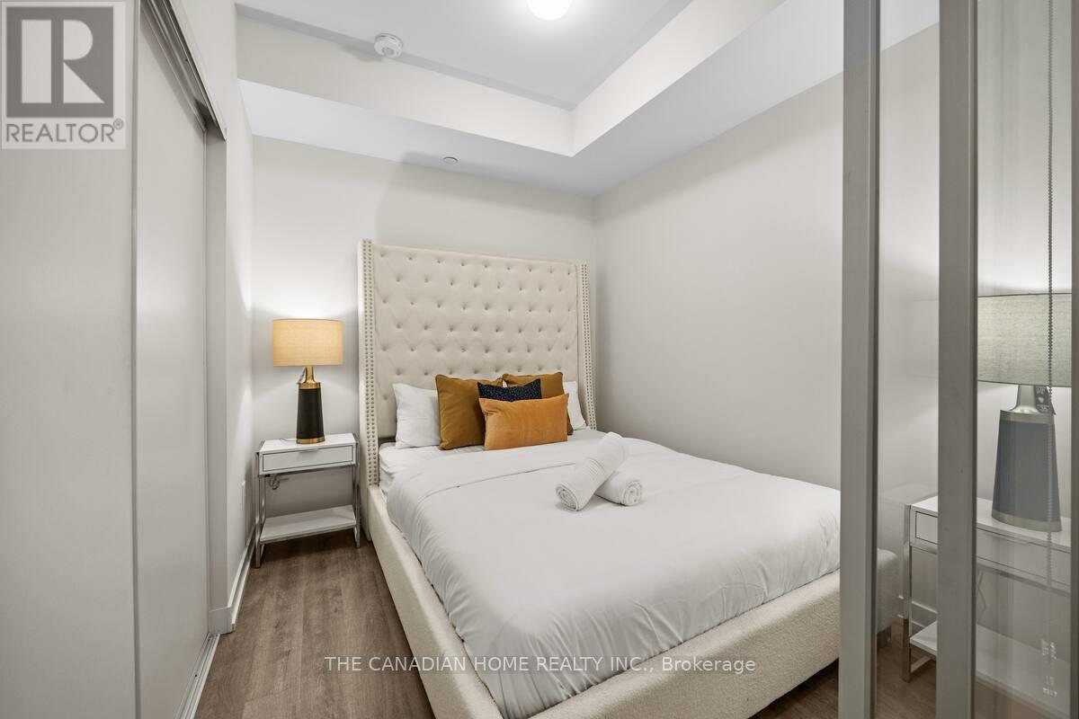 208 - 2300 St Clair Avenue W, Toronto, Ontario  M6N 0B3 - Photo 10 - W13832632