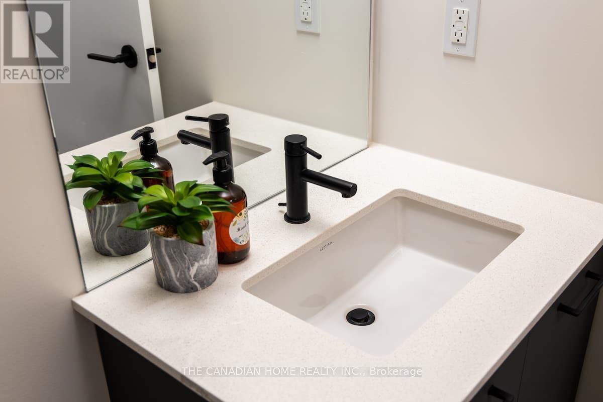 208 - 2300 St Clair Avenue W, Toronto, Ontario  M6N 0B3 - Photo 14 - W13832632