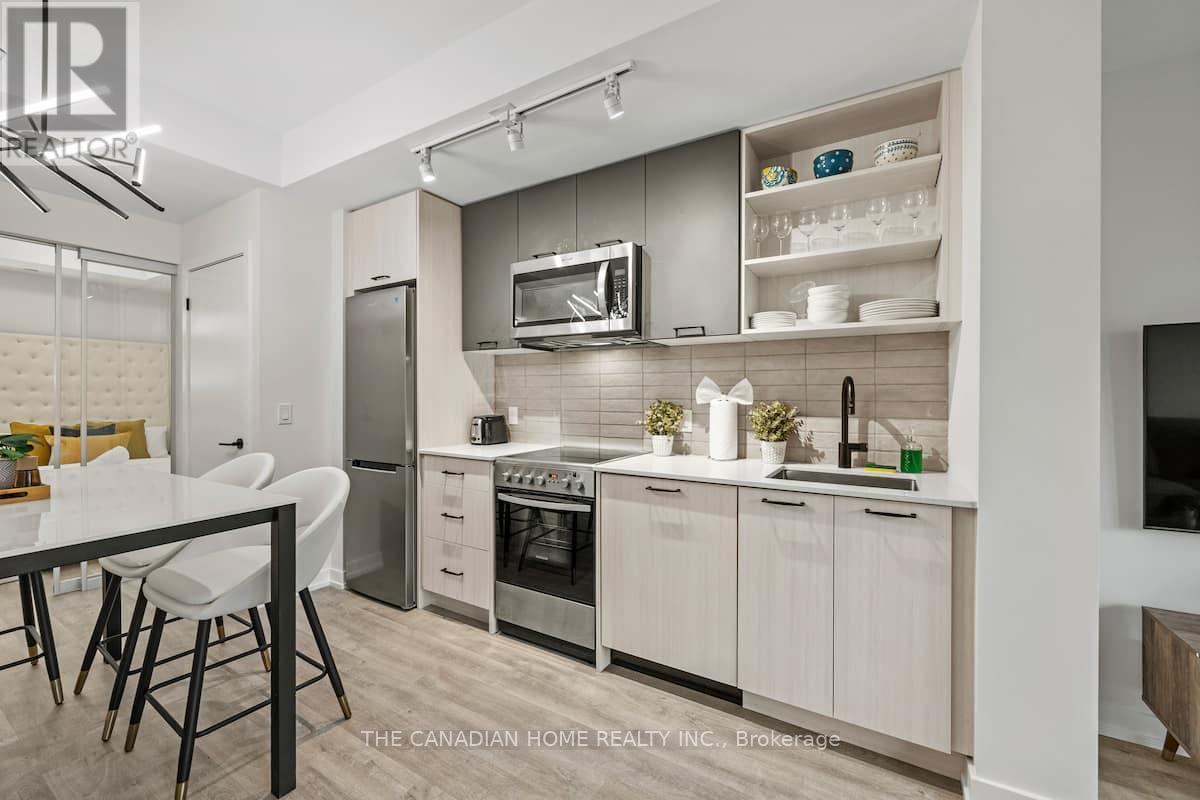 208 - 2300 St Clair Avenue W, Toronto, Ontario  M6N 0B3 - Photo 2 - W13832632