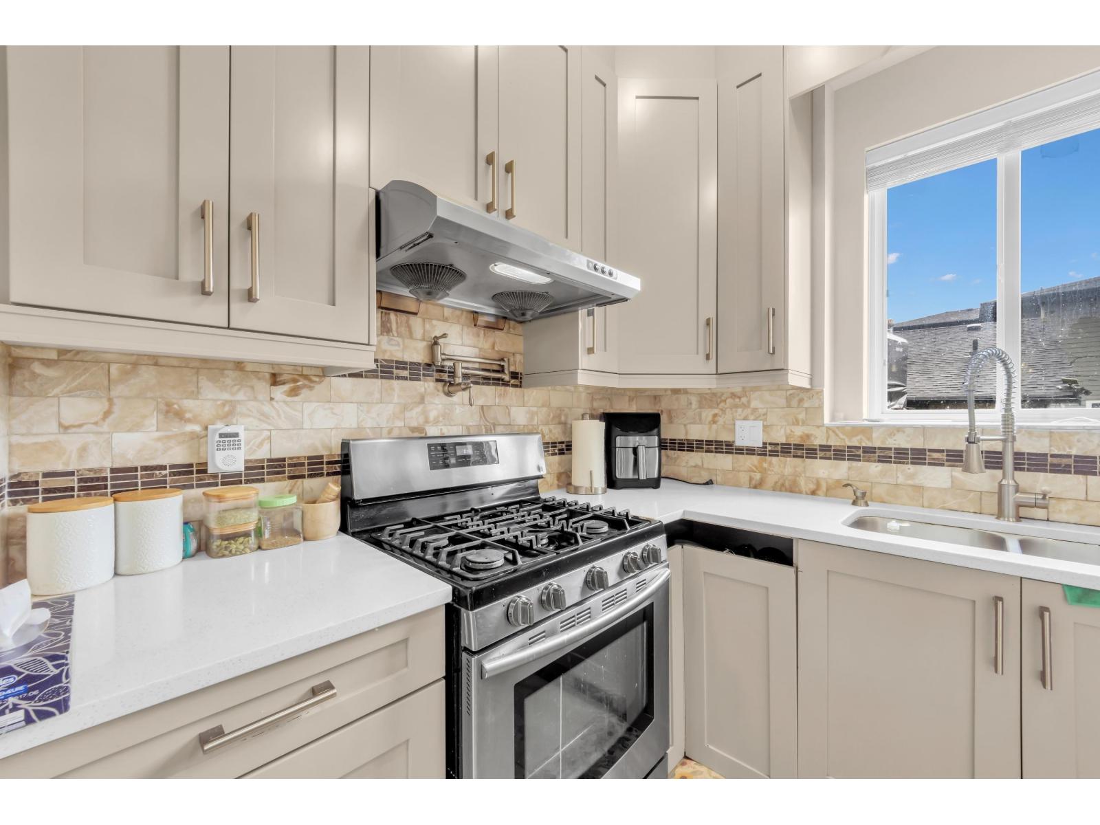 8245 144a Street, Surrey, British Columbia  V3S 2X9 - Photo 9 - R3169038