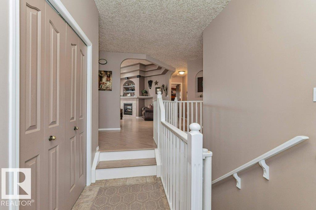 16532 75 St Nw, Edmonton, Alberta  T5Z 3R1 - Photo 3 - E4510627