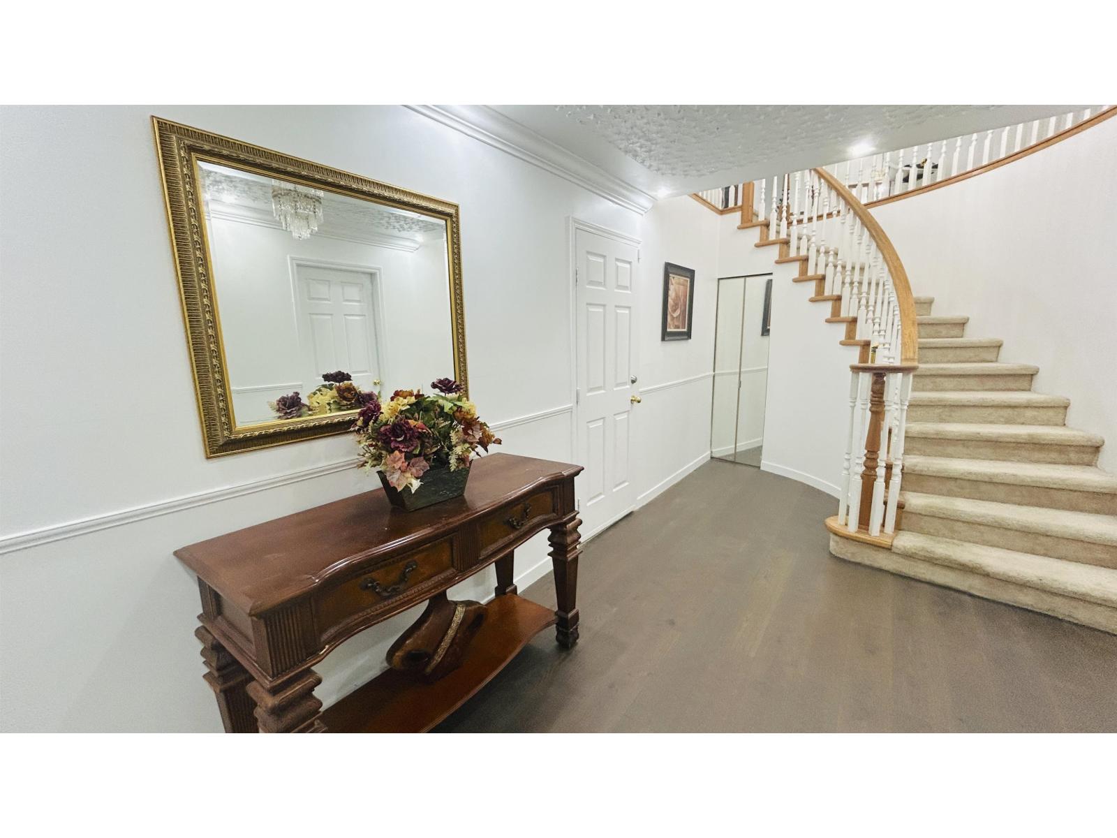14962 96a Avenue, Surrey, British Columbia V3R 9V6 - Photo 4 - R3168391
