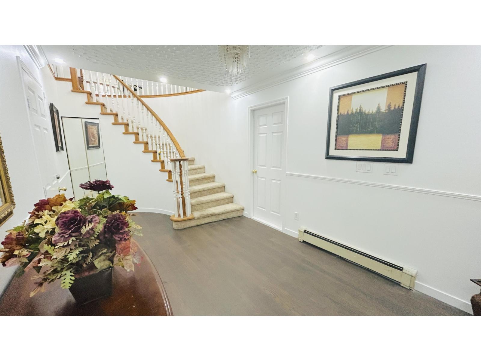 14962 96a Avenue, Surrey, British Columbia V3R 9V6 - Photo 3 - R3168391