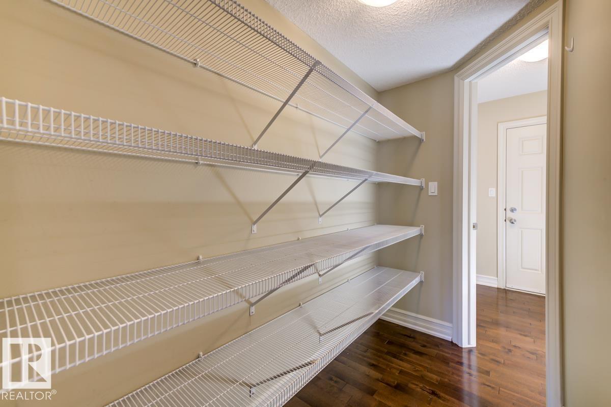 9645 Simpson Pl Nw, Edmonton, Alberta  T6R 0T8 - Photo 11 - E4510629