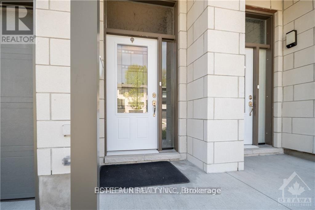 560 Mutual Street, Ottawa, Ontario  K1K 1C6 - Photo 2 - X13832656