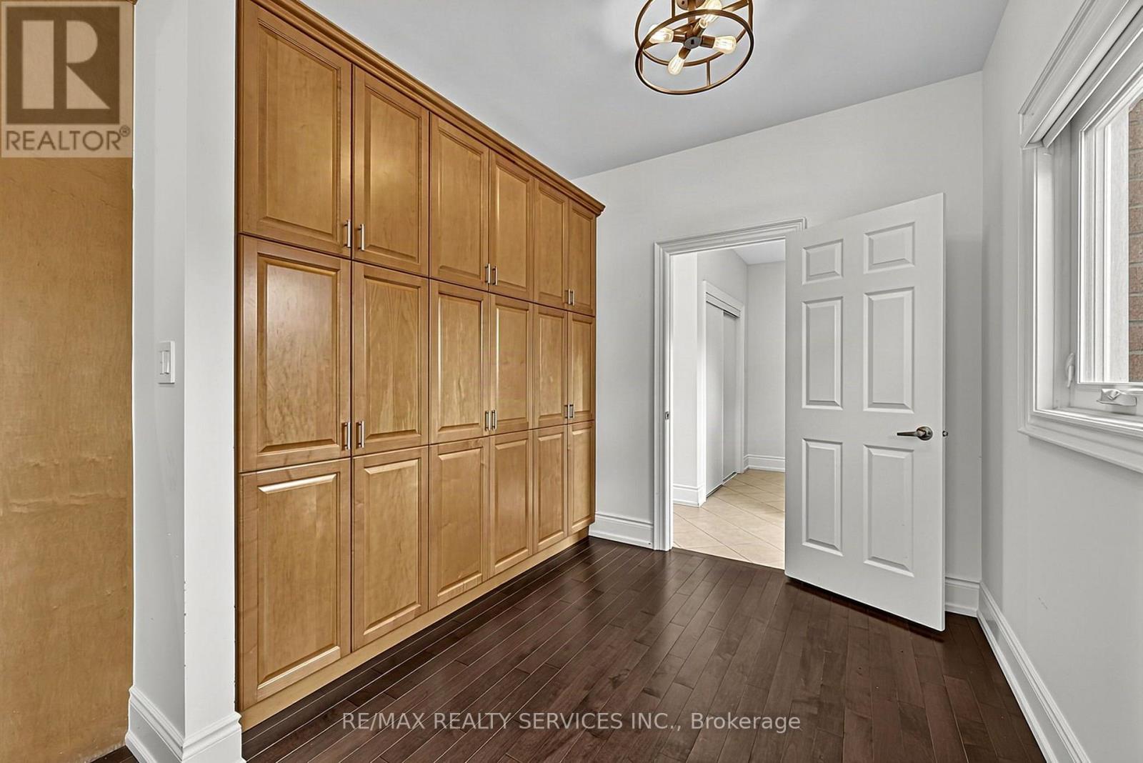 50 North Riverdale Drive, Caledon, Ontario  L7C 3K3 - Photo 15 - W13805026