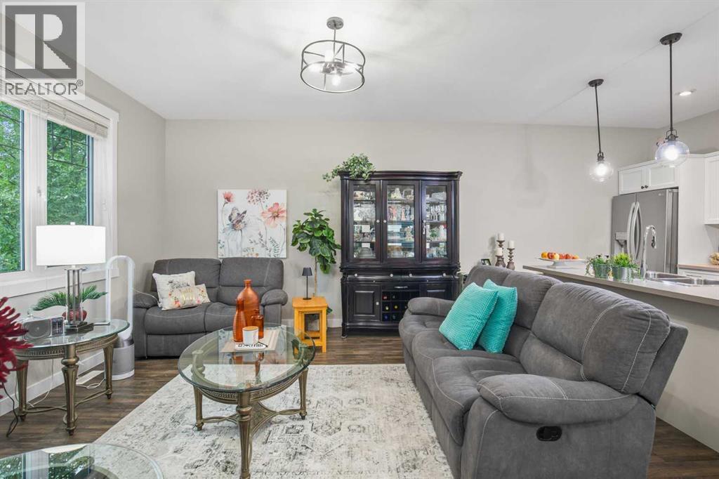 5697 45 Avenue