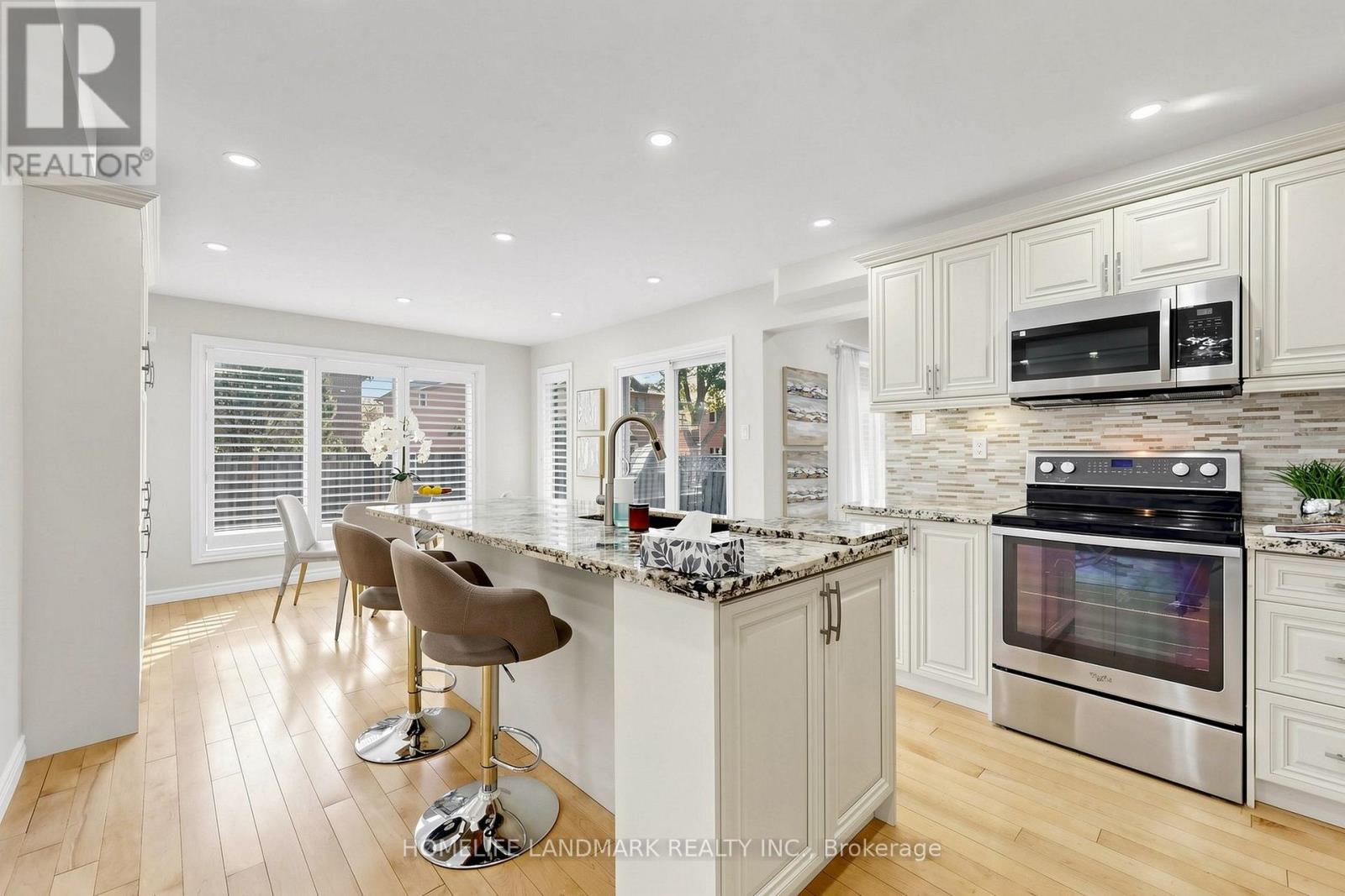 23 Hashbury Place, Markham, Ontario  L3T 7H4 - Photo 6 - N13831980