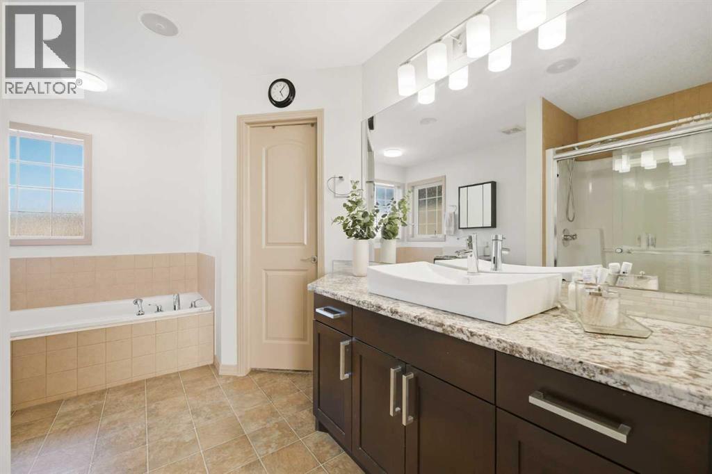 212 Everglade Circle SW, Calgary, Alberta  T2Y 4N5 - Photo 18 - A2345909