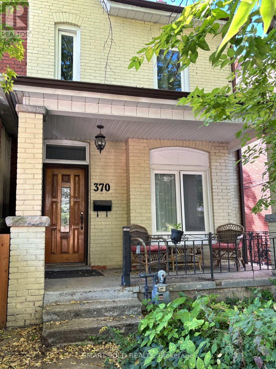 LOWER - 370 DELAWARE AVENUE, Toronto, Ontario
