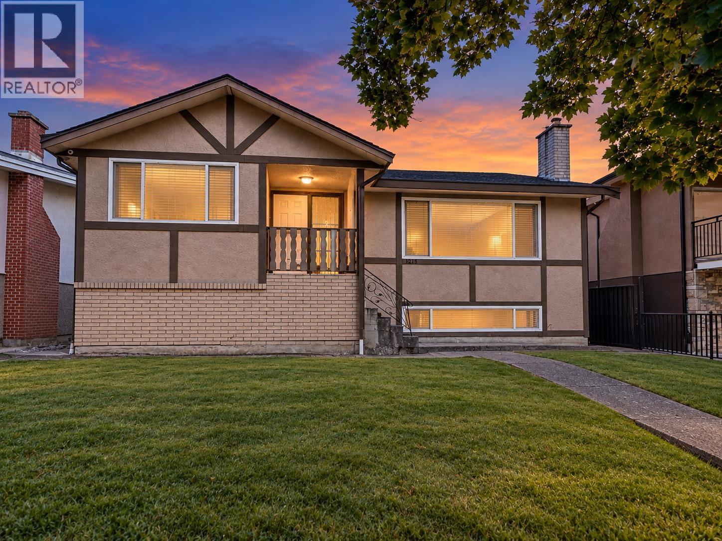 1215 E 48TH AVENUE, Vancouver, British Columbia
