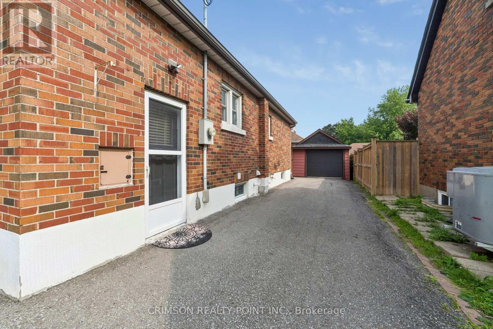 503 Athol Street E, Oshawa, Ontario  L1H 1L7 - Photo 6 - E13832702