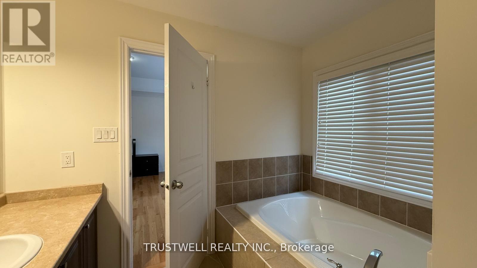 54 Busch Avenue, Markham, Ontario  L6C 0V4 - Photo 10 - N13832700