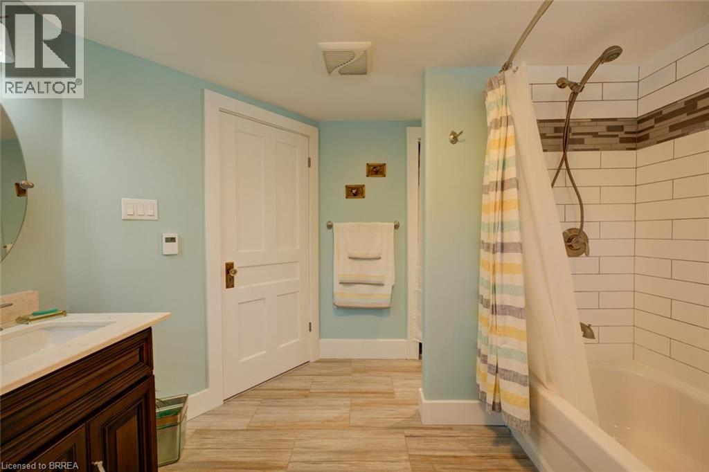 15 Lyndsay Street, Brantford, Ontario  N3T 2C6 - Photo 28 - 40866033