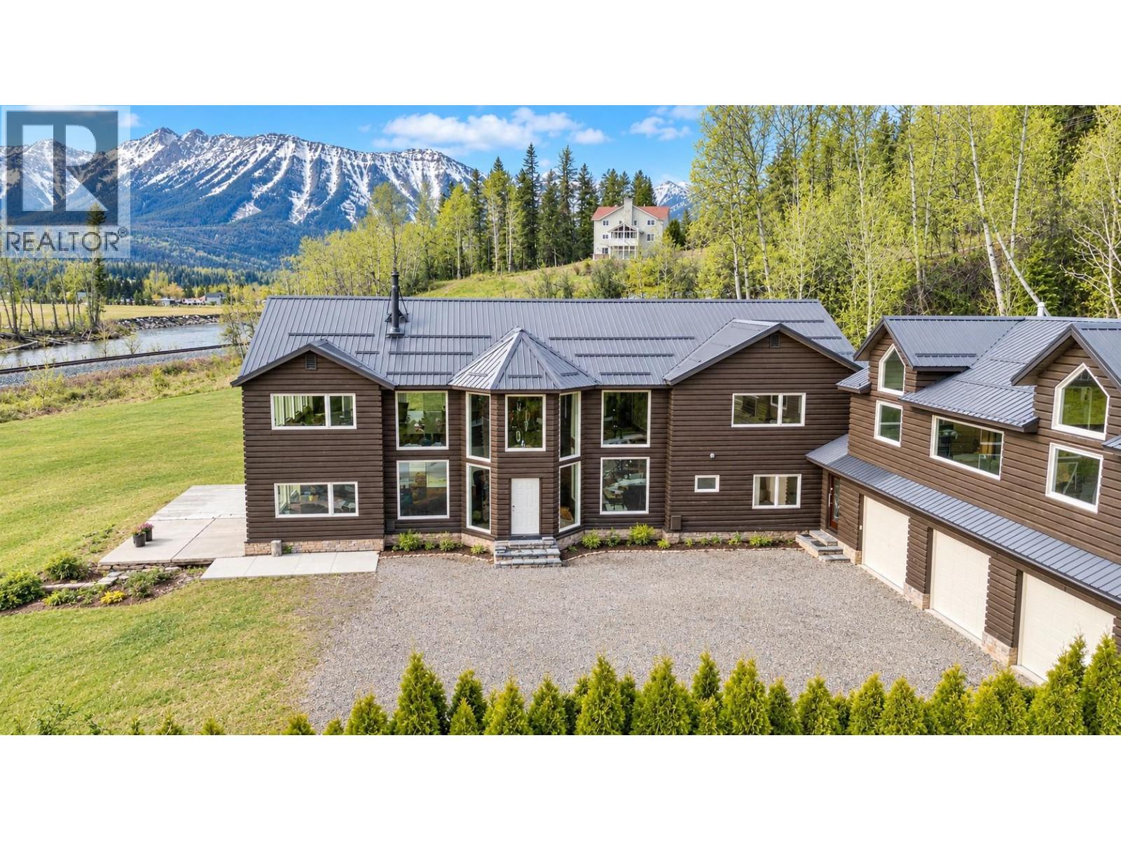 3982 Mcgiverin Road, Fernie, British Columbia  V0B 1M4 - Photo 2 - 10375535