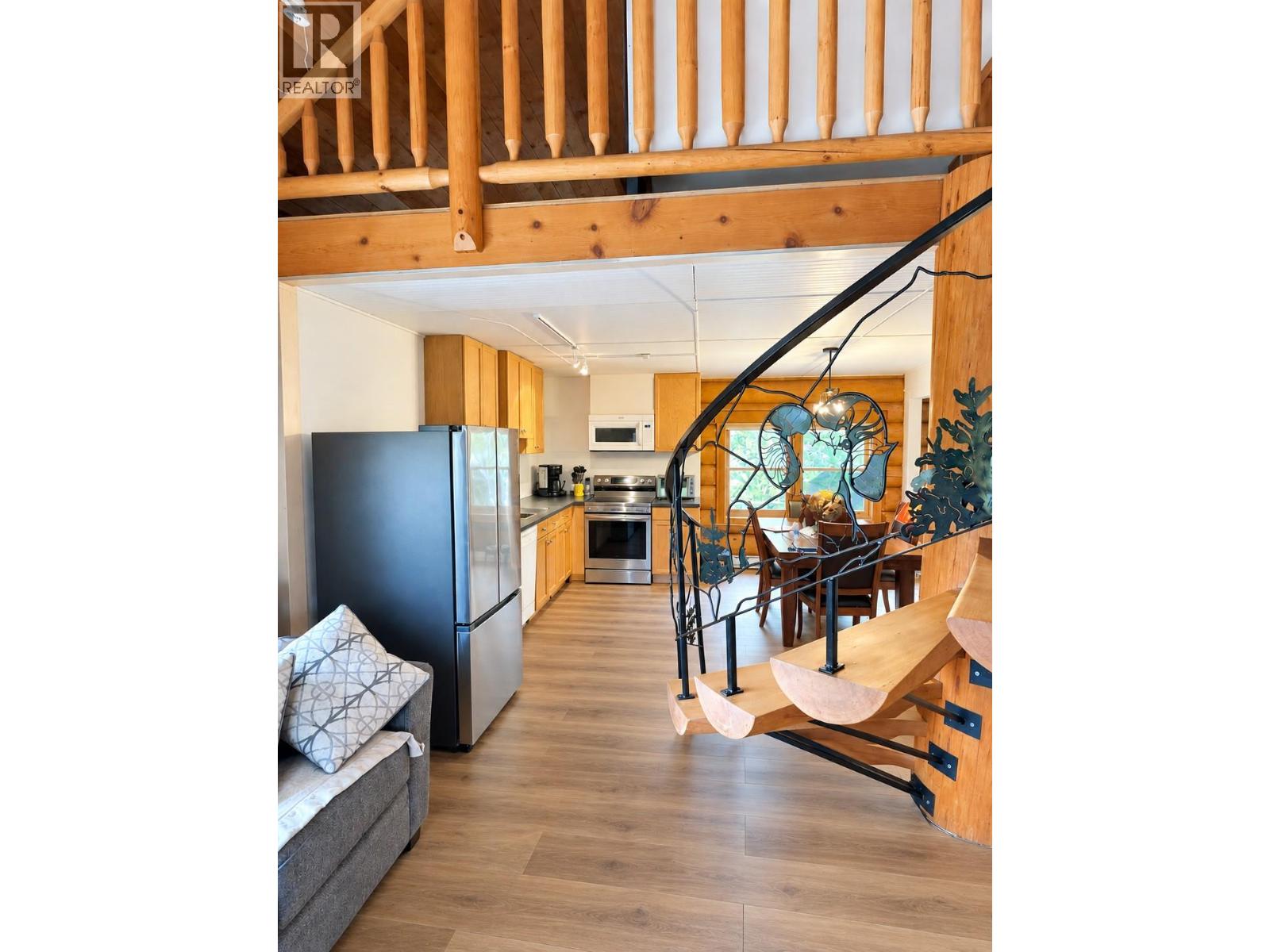 2131 Highway 3 Highway, Fernie, British Columbia  V0B 1M5 - Photo 12 - 10372475