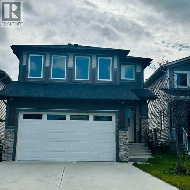 1025 Iron Landing Way, Crossfield, Alberta