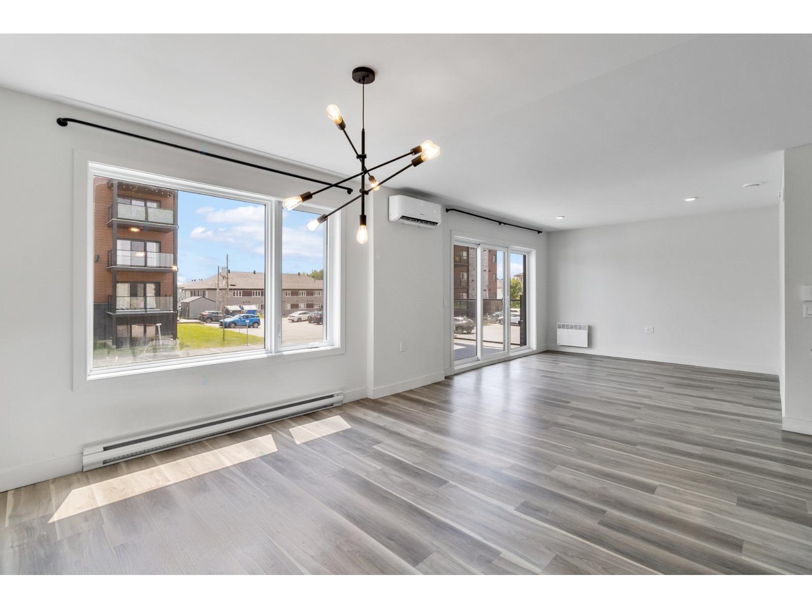 2357 Rue Harold-Cooke Sherbrooke (Les Nations) Quebec Canada J1H0M5 5