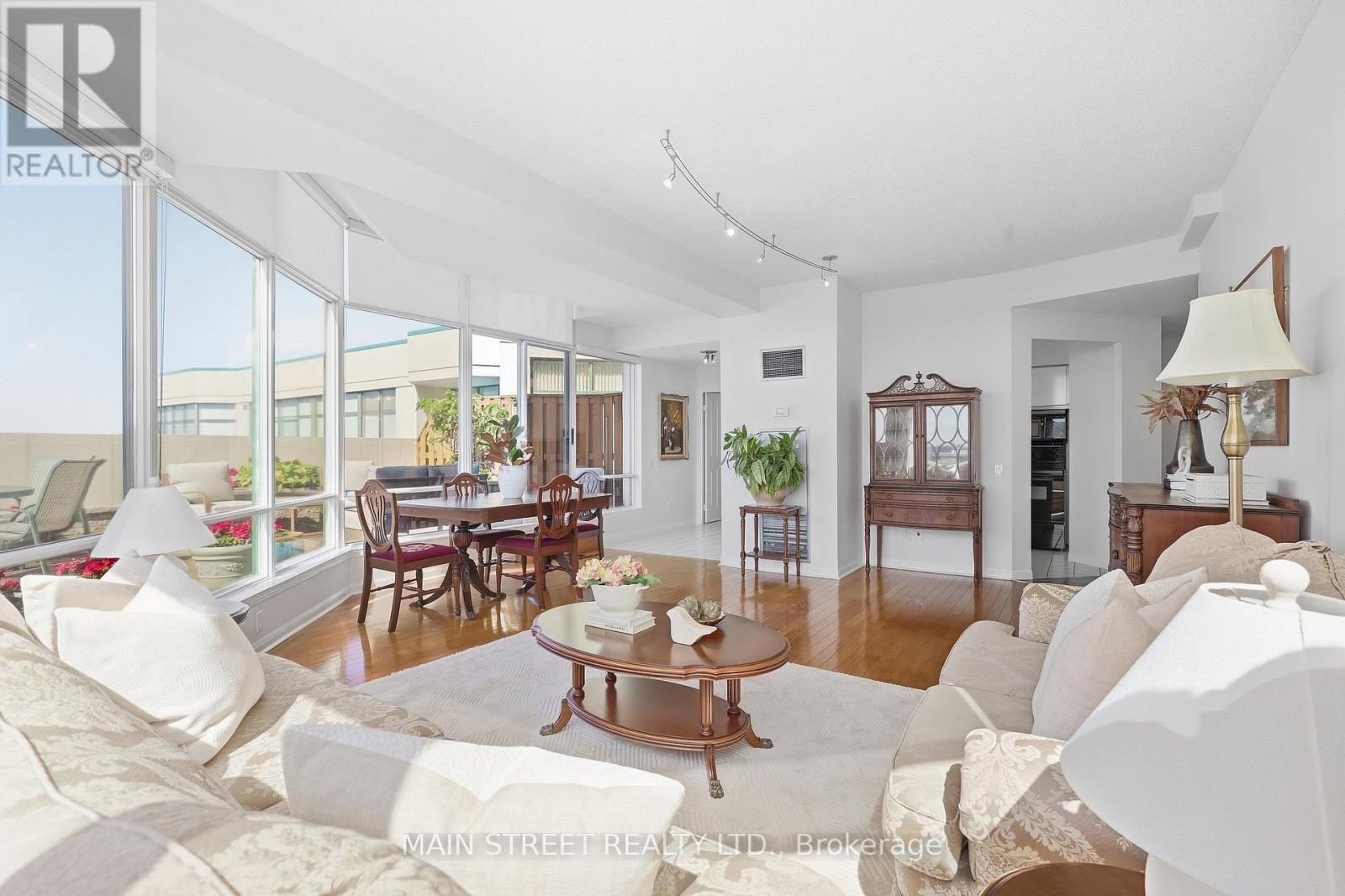 1705 - 110 Promenade Circle, Vaughan, Ontario  L4J 7W8 - Photo 5 - N13818262