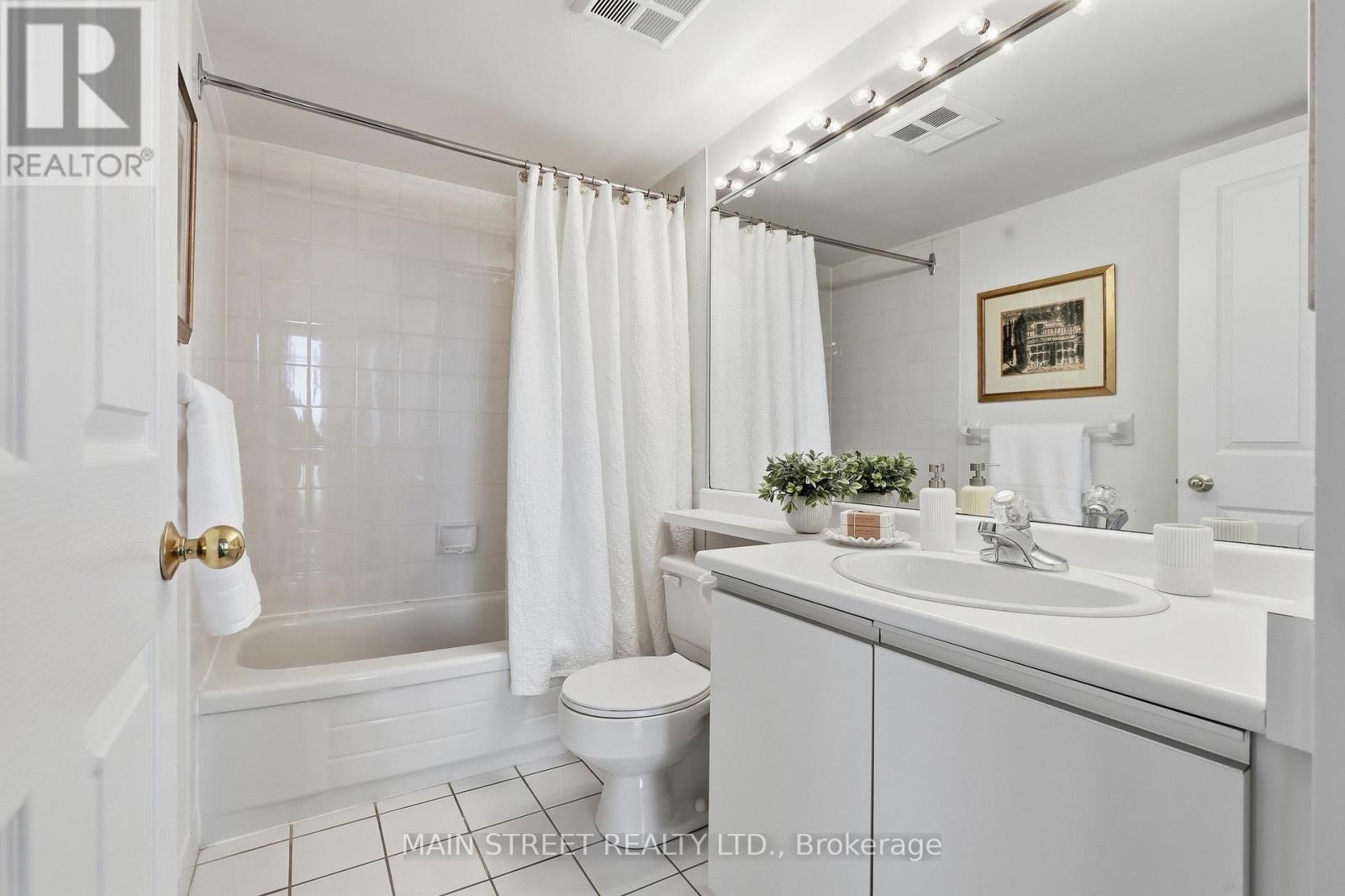1705 - 110 Promenade Circle, Vaughan, Ontario  L4J 7W8 - Photo 21 - N13818262