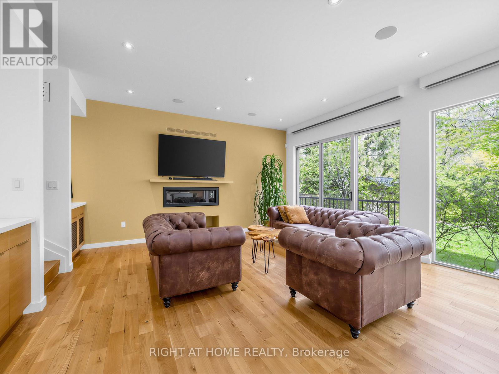 76 Ferris Road, Toronto, Ontario  M4B 1G4 - Photo 14 - E13832704