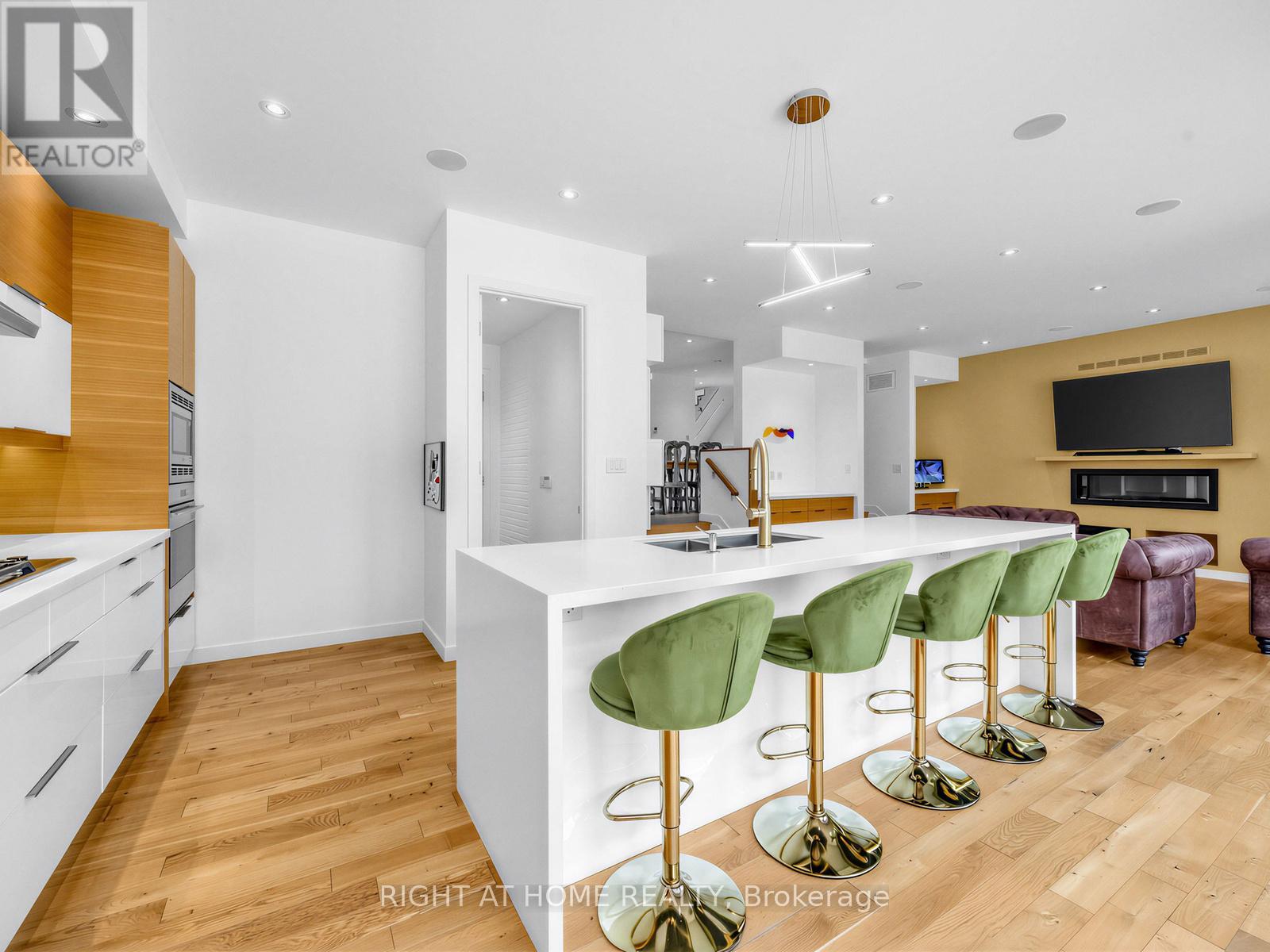76 Ferris Road, Toronto, Ontario  M4B 1G4 - Photo 17 - E13832704