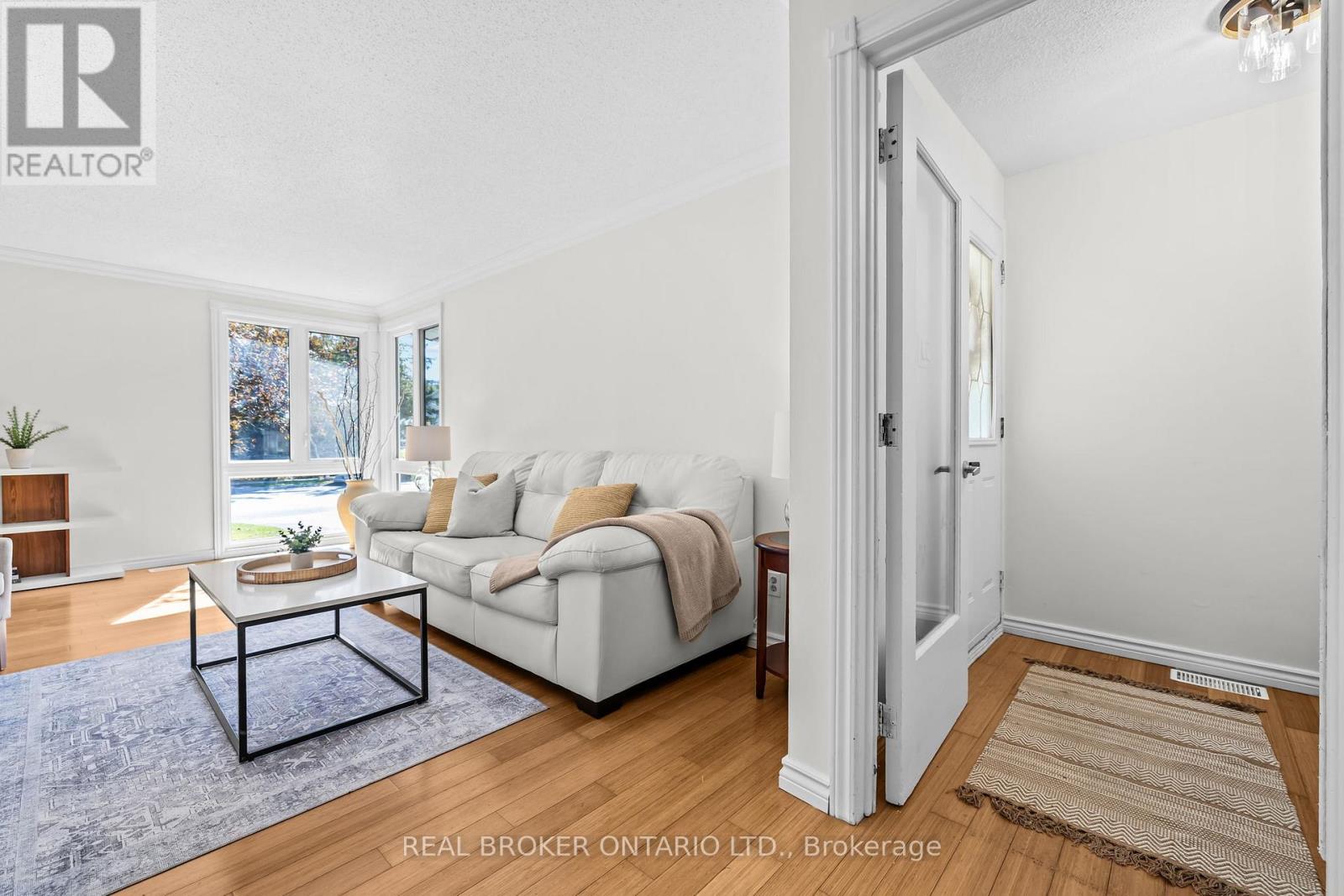 129 Woodfield Drive, Ottawa, Ontario  K2G 0A1 - Photo 3 - X13827274